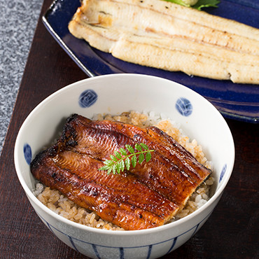 「豊橋うなぎ」の白焼き・蒲焼きセット